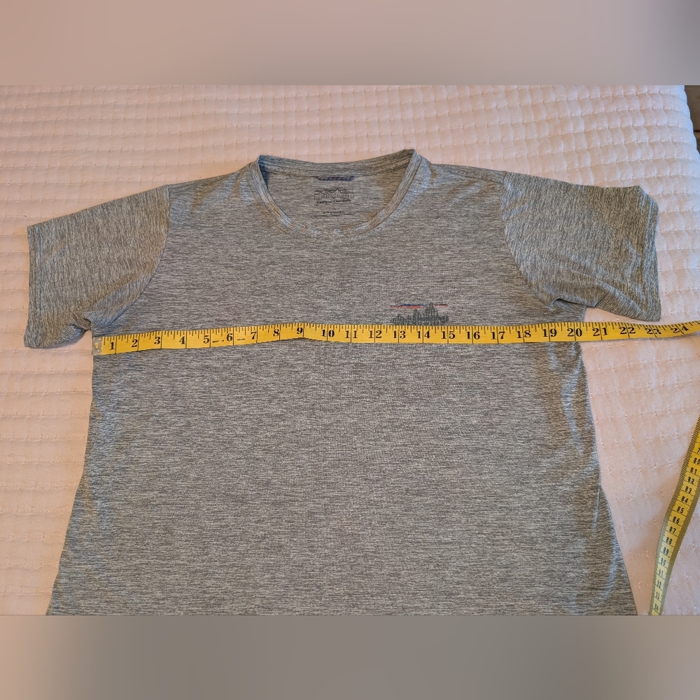 Patagonia Women's Capilene Cool Daily Graphic Shirt, Size Large - Picture 9 of 10